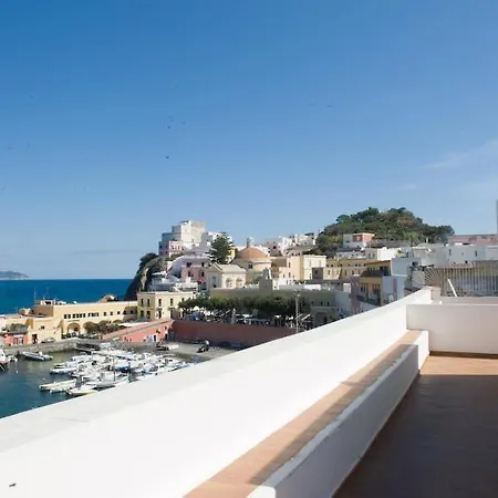 Agenzia Isotur Il Faro Apartment Ponza